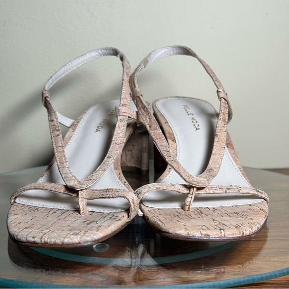 Pelle Moda Francis Low Heeled Thong Toe Sandal - natural - size 6 - Picture 8 of 15